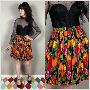 Vintage 1980s Floral Print Pleated Mini Skirt